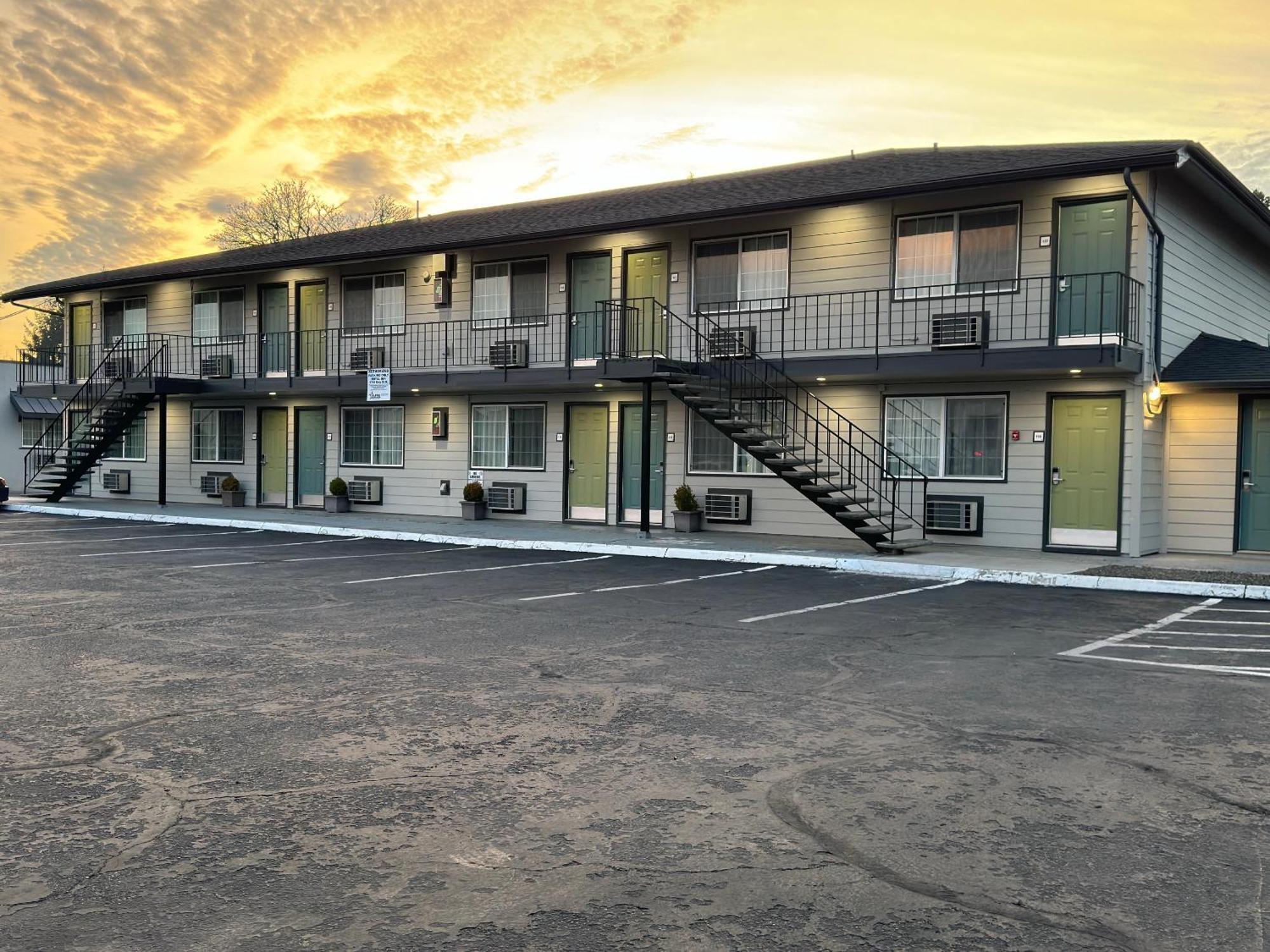 Royal Inn Eugene- Airport Exterior foto